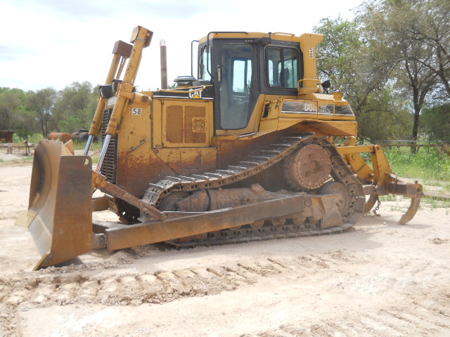 CAT D6R 3ZN00748